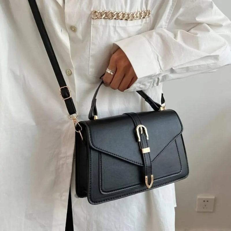 Clara – Sac à main structuré avec rabat à boucle et doubles bandoulières
