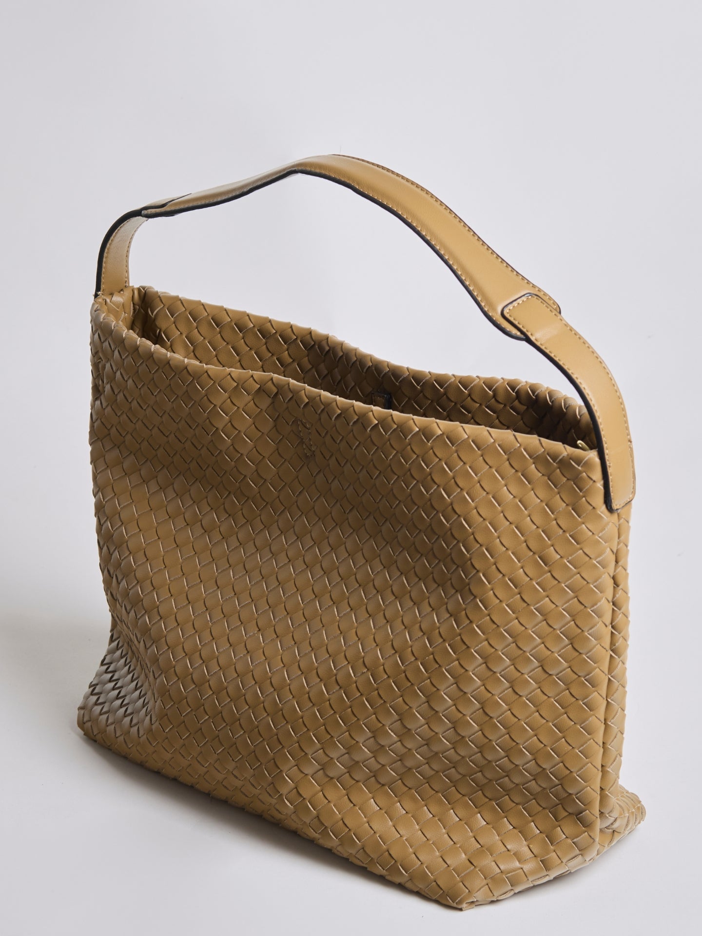 Sabine – Sac bandoulière léger au design tressé et grande capacité