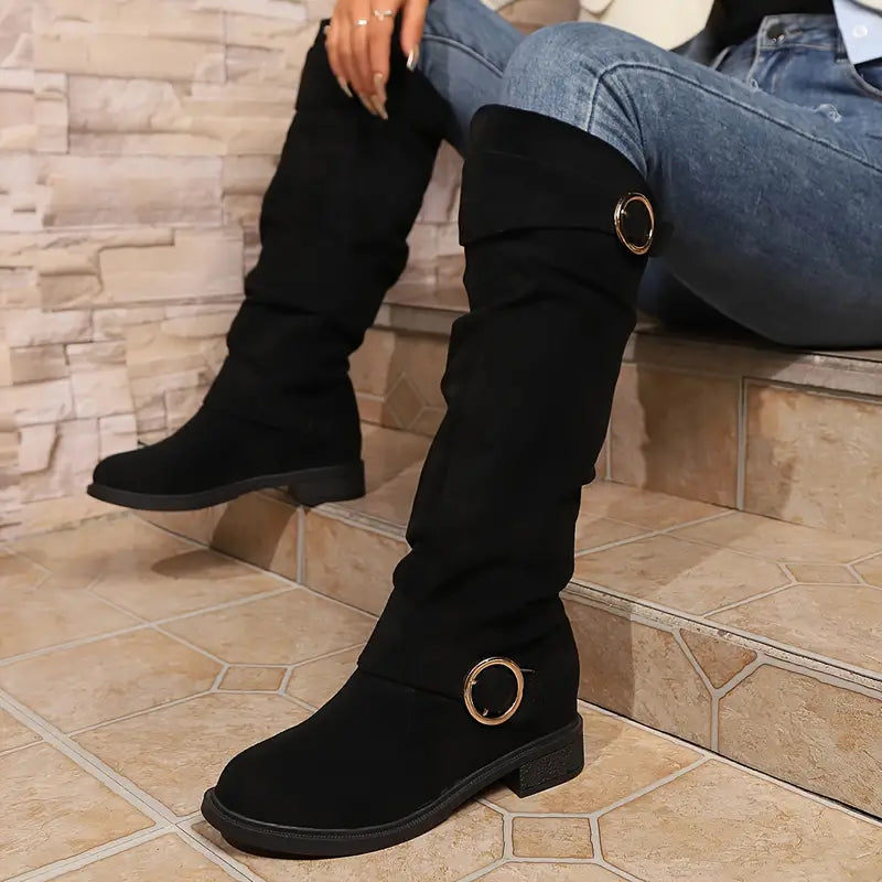 Abigail – Bottes hauteur genou élégantes avec détails de boucle et coupe décontractée